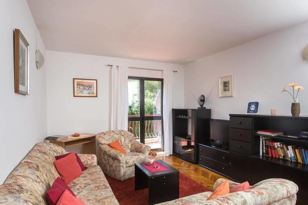 Apartment Ive Mlini Bagian luar foto